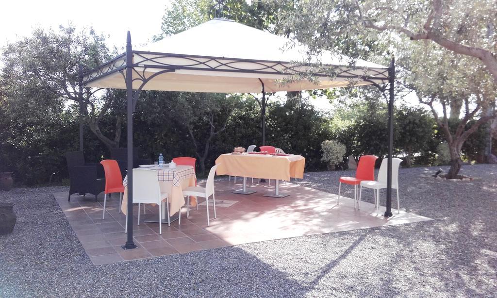 B&B Il Giardino Di Zefiro Gioiosa Marea Exterior foto